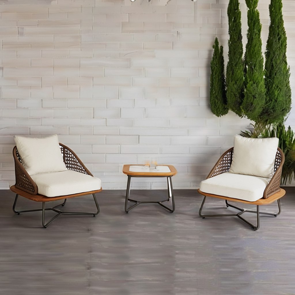 Bộ bàn ghế sân vườn 3 món hiện đại với 2 ghế đơn và bàn trà, đan dây rope, nệm trắng kem