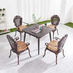 Bộ bàn ghế nhôm đúc sân vườn mặt vuông, 4 ghế nệm sọc, phong cách châu Âu