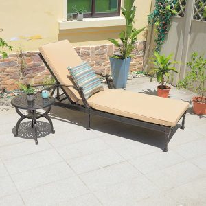 Ghế tắm nắng ngoài trời nhôm sơn tĩnh điện kèm bàn tròn hoa văn, nệm màu be sang trọng