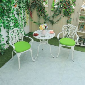 Bộ bàn ghế sân vườn nhôm đúc 3 món màu trắng kem, nệm xanh lá, phong cách tân cổ điển