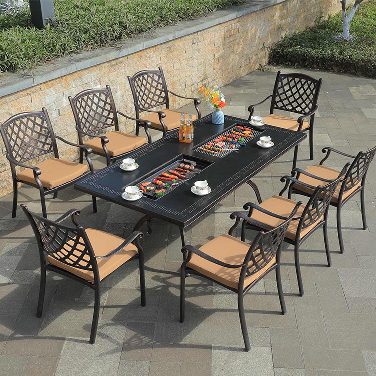 Bộ bàn ghế ăn ngoài trời nhôm đúc 8 ghế nệm vàng kem, bàn tích hợp bếp nướng BBQ