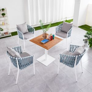 Bộ bàn ghế sân vườn 5 món hiện đại khung nhôm dây rope, nệm ghi xám, bàn mặt gỗ vuông