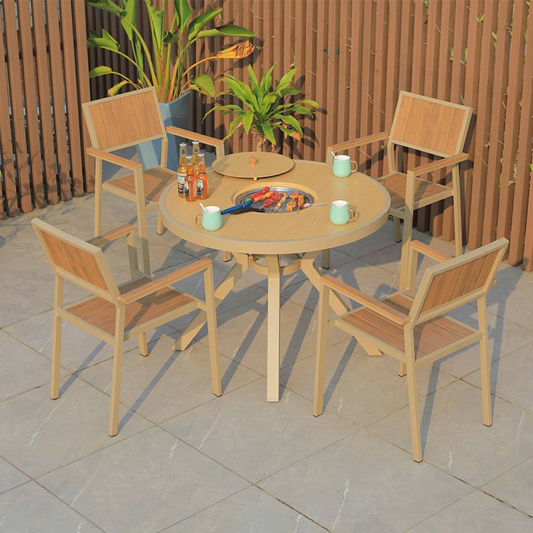 Bộ bàn ghế sân vườn nhôm 4 ghế nan gỗ, bàn tròn tích hợp bếp nướng BBQ ngoài trời