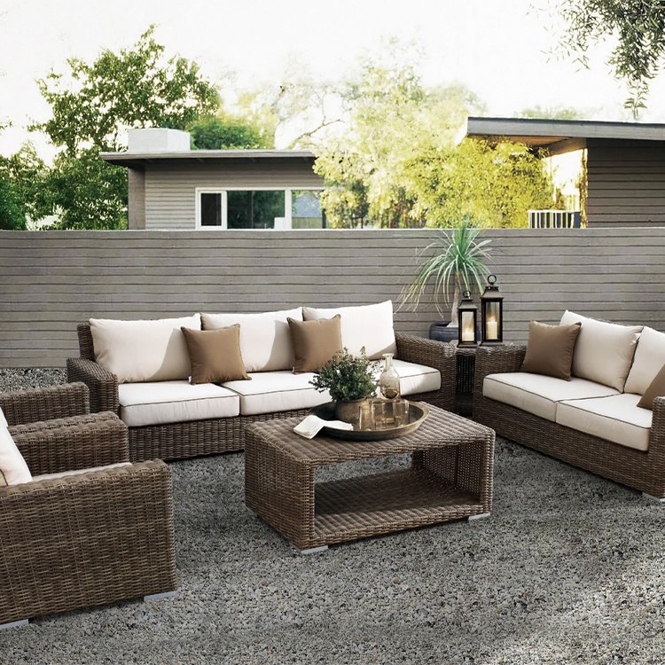 Bộ sofa giả mây ngoài trời 4 món, nệm kem, phong cách hiện đại cho sân vườn