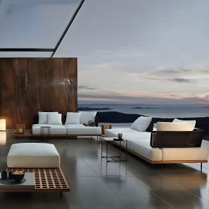 Bộ sofa sân vườn cao cấp khung gỗ teak, nệm trắng, bối cảnh ngoài trời sang trọng