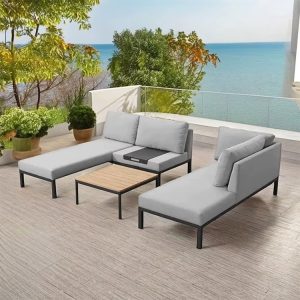 Bộ sofa sân vườn khung nhôm hiện đại, nệm xám, bàn trà mặt gỗ, đặt ngoài trời view biển