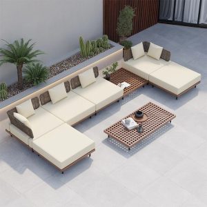 Bộ sofa sân vườn góc L hiện đại, nệm kem, khung gỗ teak, lưng đan mây, bàn trà nan lưới