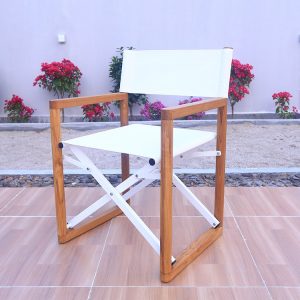 Ghế xếp sân vườn khung gỗ teak vải trắng, chụp chính diện ngoài trời