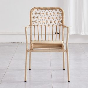 Ghế sân vườn khung nhôm, đan dây rope màu be, nhìn trực diện