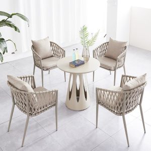 Bộ bàn ghế ngoài trời 4 ghế đan dây chéo, có nệm tựa, phong cách sang trọng