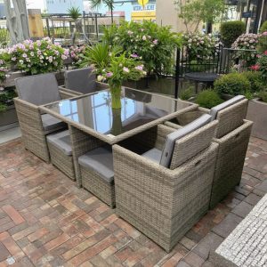 Bộ bàn ghế sân vườn nhựa giả mây màu xám nâu, bàn kính, 8 chỗ ngồi, phong cách hiện đại