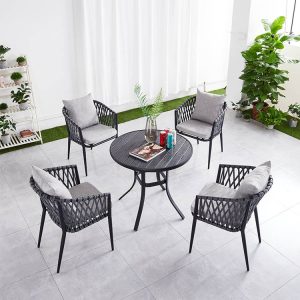 Bộ bàn ghế ngoài trời 4 ghế dây đan caro, nệm ghi, bàn tròn nhôm