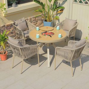 Bộ bàn tròn BBQ ngoài trời với 4 ghế dây đan, nệm tựa êm ái, phong cách hiện đại
