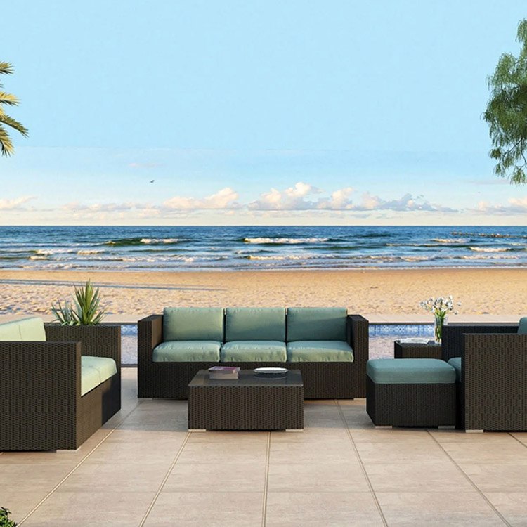 Bộ sofa ngoài trời giả mây màu đen, nệm xanh nhạt, bố trí trước biển, phong cách hiện đại