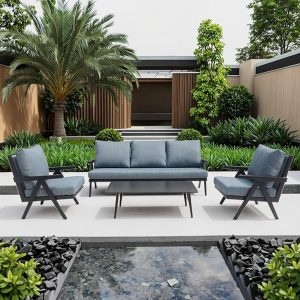 Bộ ghế sofa ngoài trời 4 món hiện đại, nệm dày, khung nhôm sơn tĩnh điện, bối cảnh sân vườn đẹp
