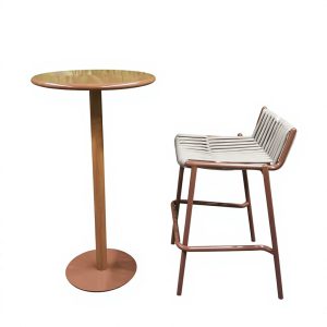 Ghế bar ngoài trời khung nâu đồng dây đan ghi kết hợp bàn tròn mặt vân gỗ sang trọng