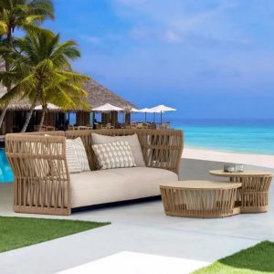 Sofa đôi ngoài trời đan dây rope màu be, kèm bàn trà đồng bộ, phù hợp không gian resort, biệt thự biển