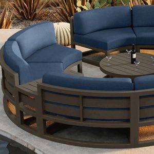 Bộ sofa sân vườn nhôm sơn tĩnh điện, nệm màu xanh navy, bàn trà tròn, thiết kế sang trọng ngoài trời