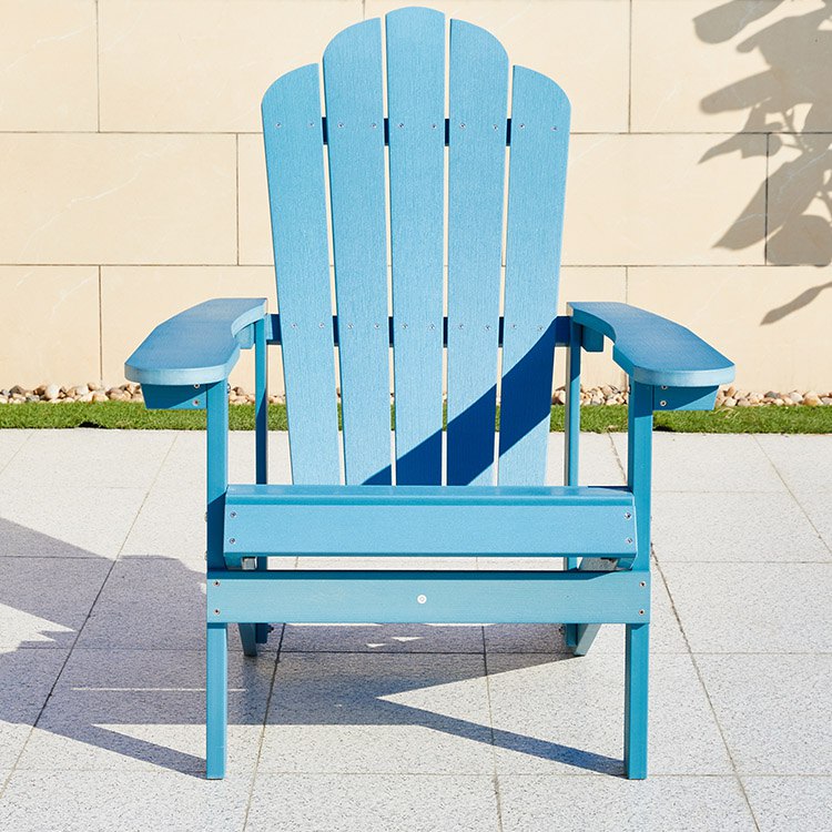 Ghế sân vườn Adirondack màu xanh dương nhìn trực diện, kiểu dáng thoải mái