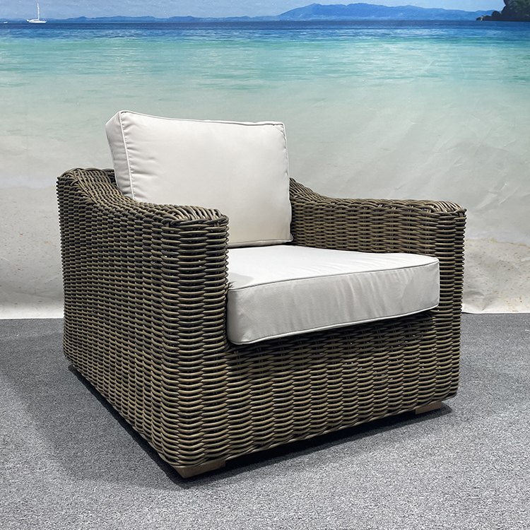 Ghế đơn sofa sân vườn giả mây, nệm dày màu kem, khung nhôm chắc chắn
