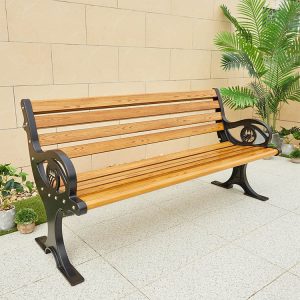 Ghế băng công viên ngoài trời màu vân gỗ sáng, khung sắt đen, phù hợp sân vườn.