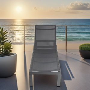 Ghế tắm nắng ngoài trời đặt trên sân thượng hướng biển, thiết kế hiện đại
