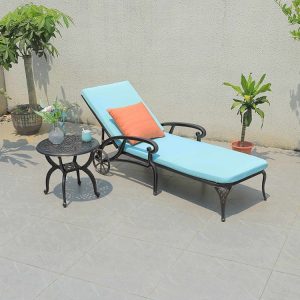 Ghế tắm nắng ngoài trời nhôm đúc nệm xanh dương nhạt, bàn phụ tròn, phù hợp sân vườn