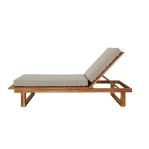 Ghế hồ bơi gỗ teak nhìn ngang, tựa lưng điều chỉnh được, nệm dày