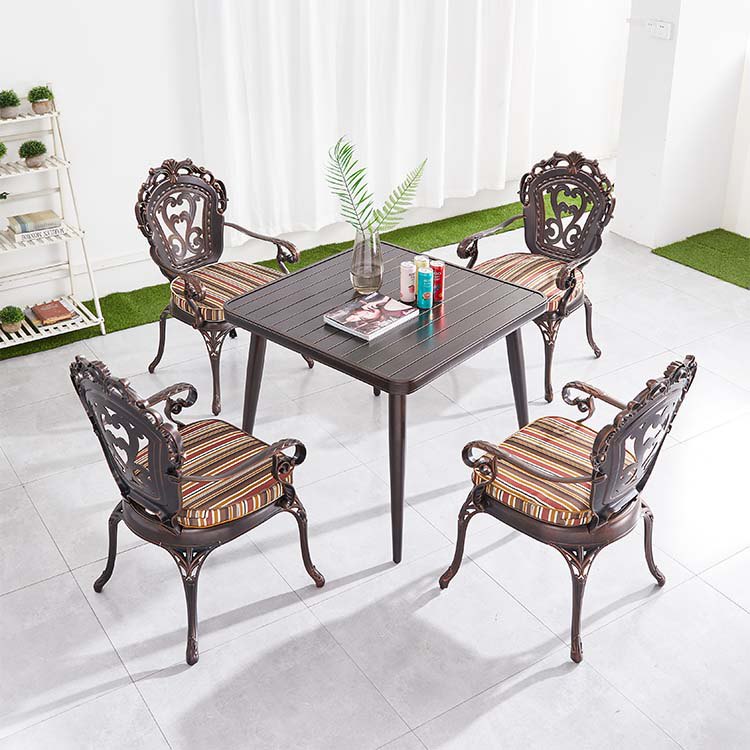 Bộ bàn ăn sân vườn nhôm đúc mặt vuông, 4 ghế tựa lưng cao, nệm sọc nhiều màu