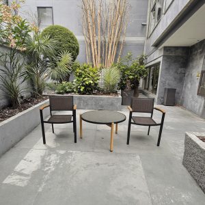 Bộ bàn ghế nhôm giả mây 3 món ngoài trời, phối cảnh sân vườn biệt thự