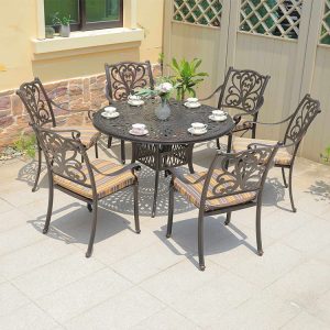 Bộ bàn ghế ngoài trời nhôm đúc 6 ghế lưng hoa văn uốn lượn, nệm sọc vàng-nâu