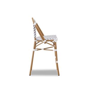Góc nhìn ngang ghế bar ngoài trời khung nhôm đan mây họa tiết zigzag
