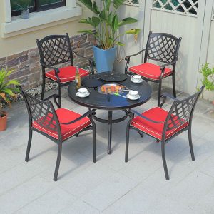 Bộ bàn ghế ngoài trời nhôm đúc 4 ghế caro, nệm đỏ, bàn tròn BBQ