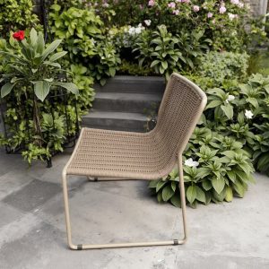 Ghế sân vườn đan dây rope, nhìn ngang, phù hợp không gian xanh ngoài trời