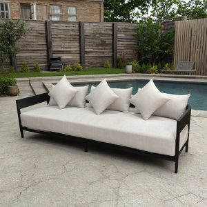 Sofa dài 3 chỗ ngoài trời, nệm dày và gối tựa màu ghi sáng