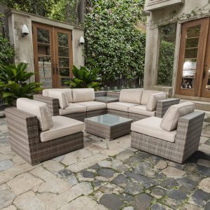 Bộ sofa sân vườn giả mây màu xám, nệm kem, kê ngoài trời phong cách hiện đại