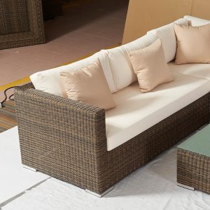 Cận cảnh sofa nhựa giả mây ngoài trời, nệm dày, khung chắc chắn