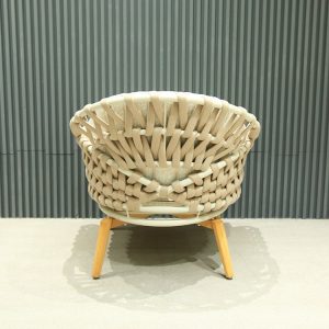 Mặt sau ghế đơn sofa sân vườn đan dây rope bản lớn, khung nhôm chắc chắn