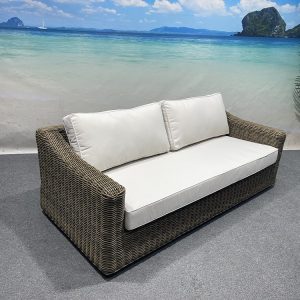 Sofa đôi ngoài trời đan nhựa giả mây, nệm ngồi và tựa lưng màu kem sang trọng