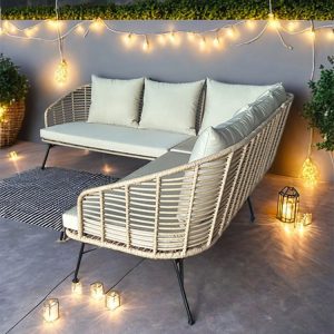 Bộ sofa giả mây ngoài trời phong cách hiện đại, trang trí đèn lung linh