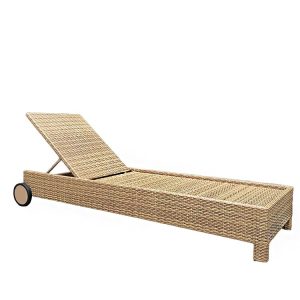 Ghế tắm nắng giả mây không nệm, thể hiện rõ kết cấu đan tay và bánh xe