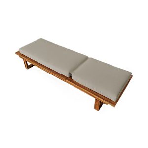 Ghế tắm nắng ngoài trời gỗ teak, nệm màu kem, góc nhìn từ trên xuống