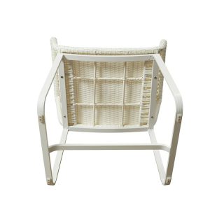 Nhìn dưới đáy ghế đơn ngoài trời, khung nhôm chắc chắn
