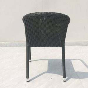 Ghế sân vườn nhôm đan nhựa, nhìn từ phía sau lưng