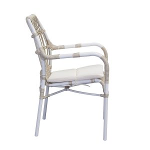 Góc nhìn ngang ghế sân vườn giả mây, khung nhôm sơn tĩnh điện