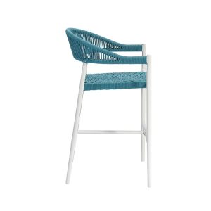 Góc nhìn ngang ghế bar ngoài trời dây rope xanh ngọc