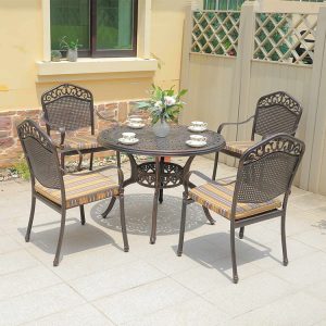 Bộ bàn ghế sân vườn nhôm đúc 4 ghế lưng đan lưới, nệm sọc vàng nâu, bàn tròn