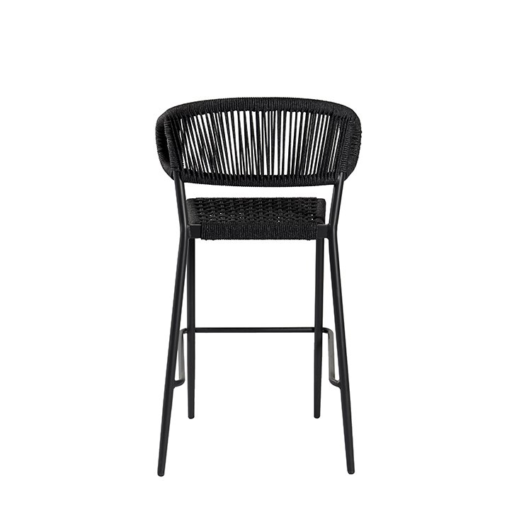 Nhìn trực diện ghế bar ngoài trời dây rope, phong cách tối giản