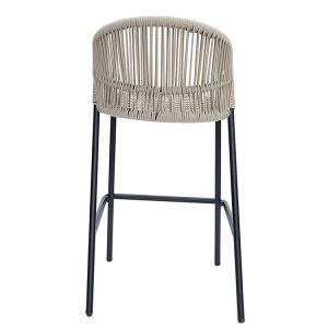 Ghế bar ngoài trời nhìn từ phía sau, dây đan thủ công tinh tế