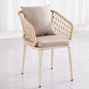 Ghế đơn ngoài trời đan dây rope, có nệm ngồi và gối tựa màu ghi sáng